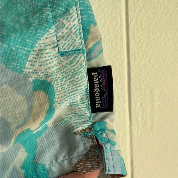 Patagonia Athletic Blue Black Floral Hibiscus Field Barely Baggies Shorts Sz XS - Picture 7 of 13